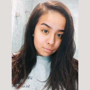 Meet your Posher, Angela